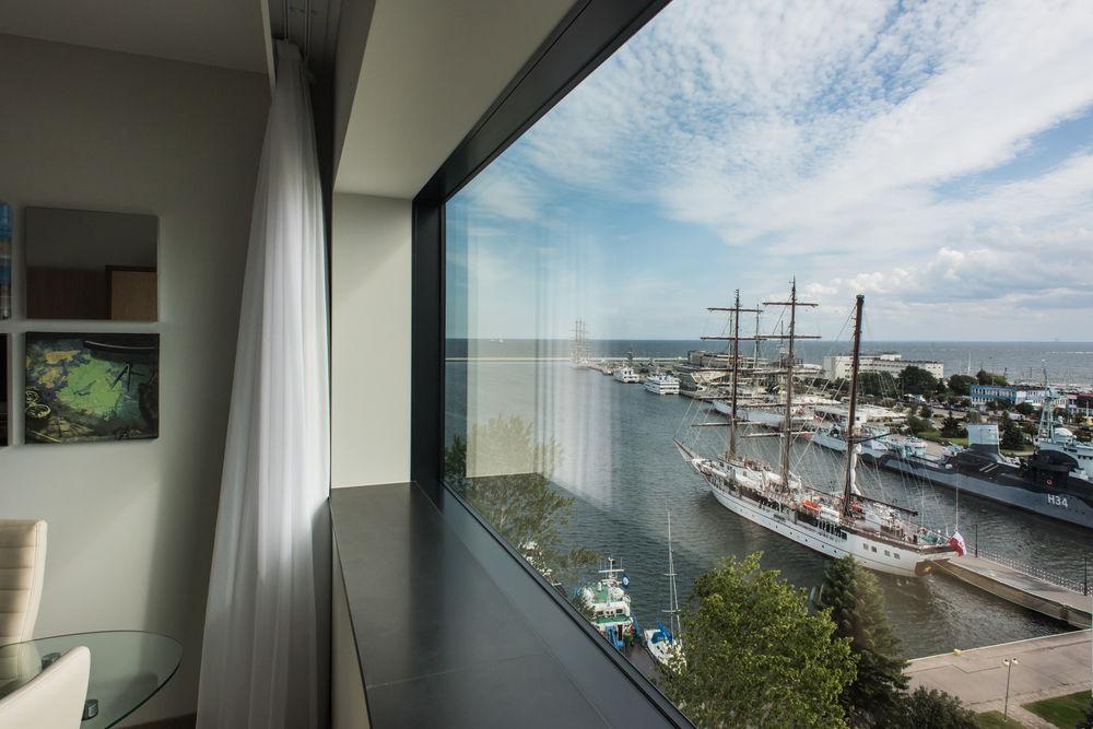 Courtyard By Marriott Waterfront Hotel 4*