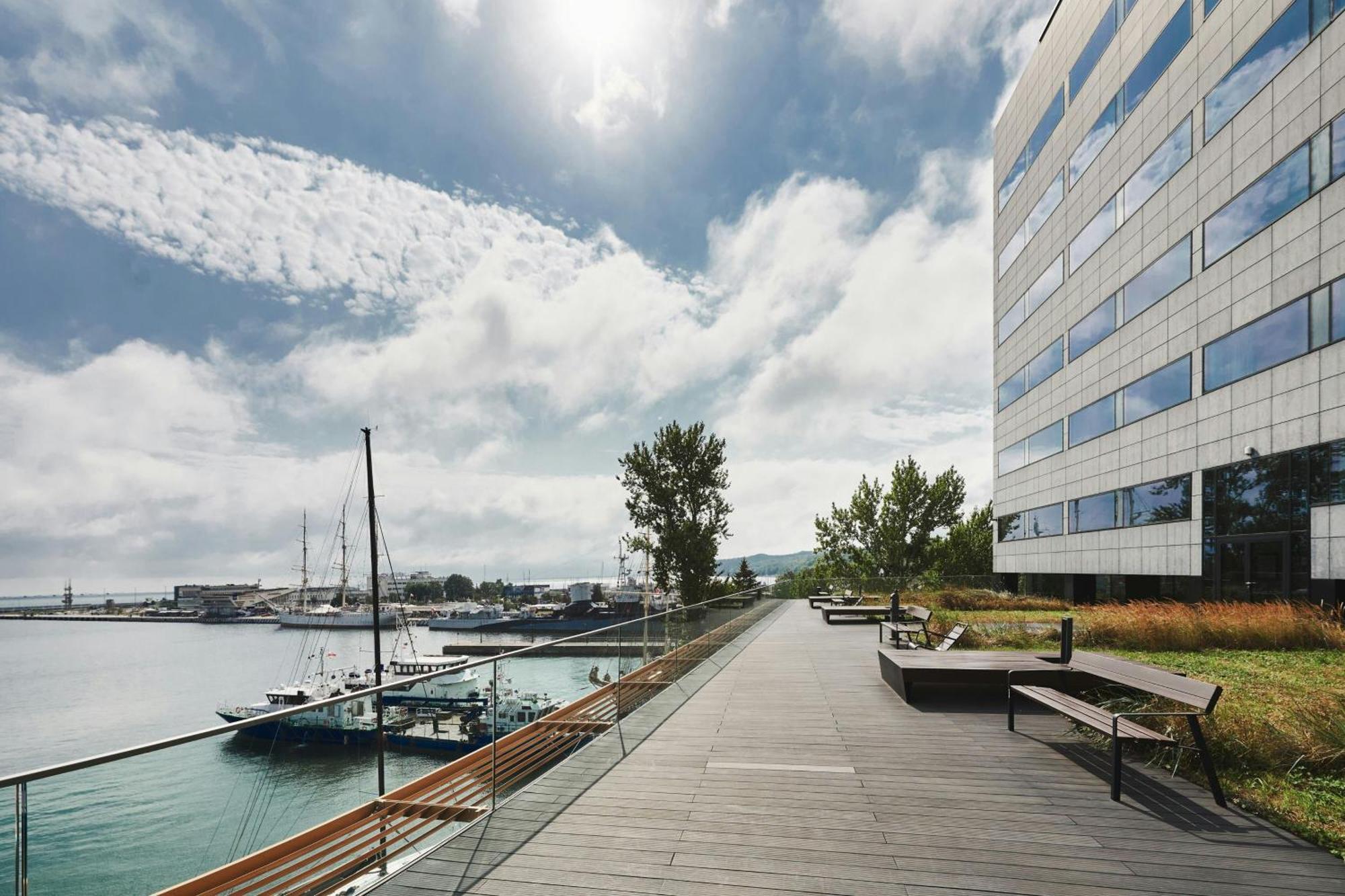 Courtyard By Marriott Waterfront 4*